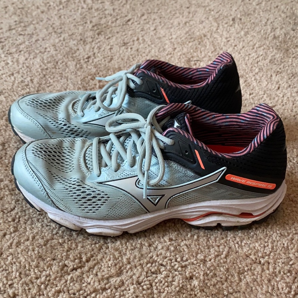 Mizuno running shoes